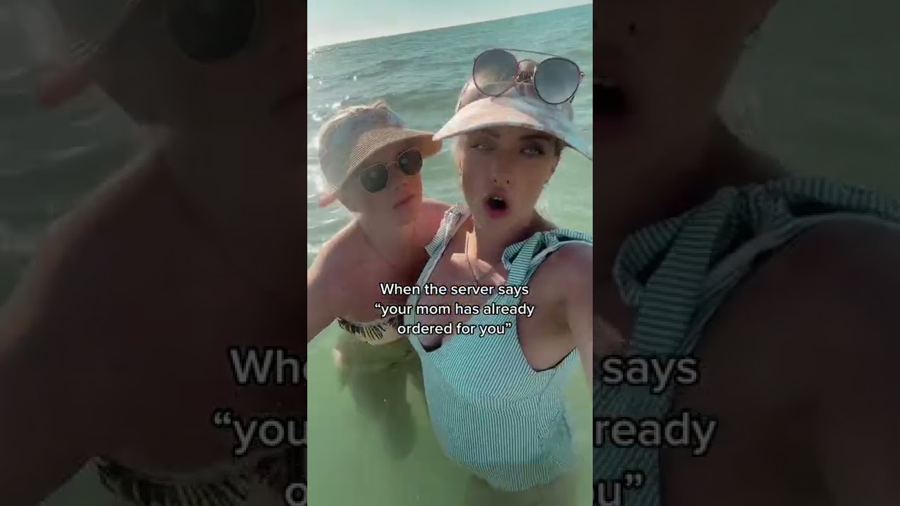 Лесбийская пара — это мать и дочь?! 