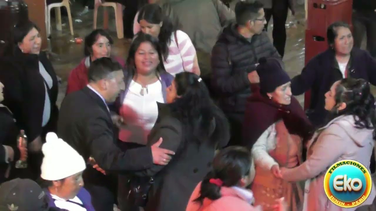 PARTE 004 15 AÑOS DE HEYDI CHUAGUA ARELLANO BAILANDO CON ORQUESTA