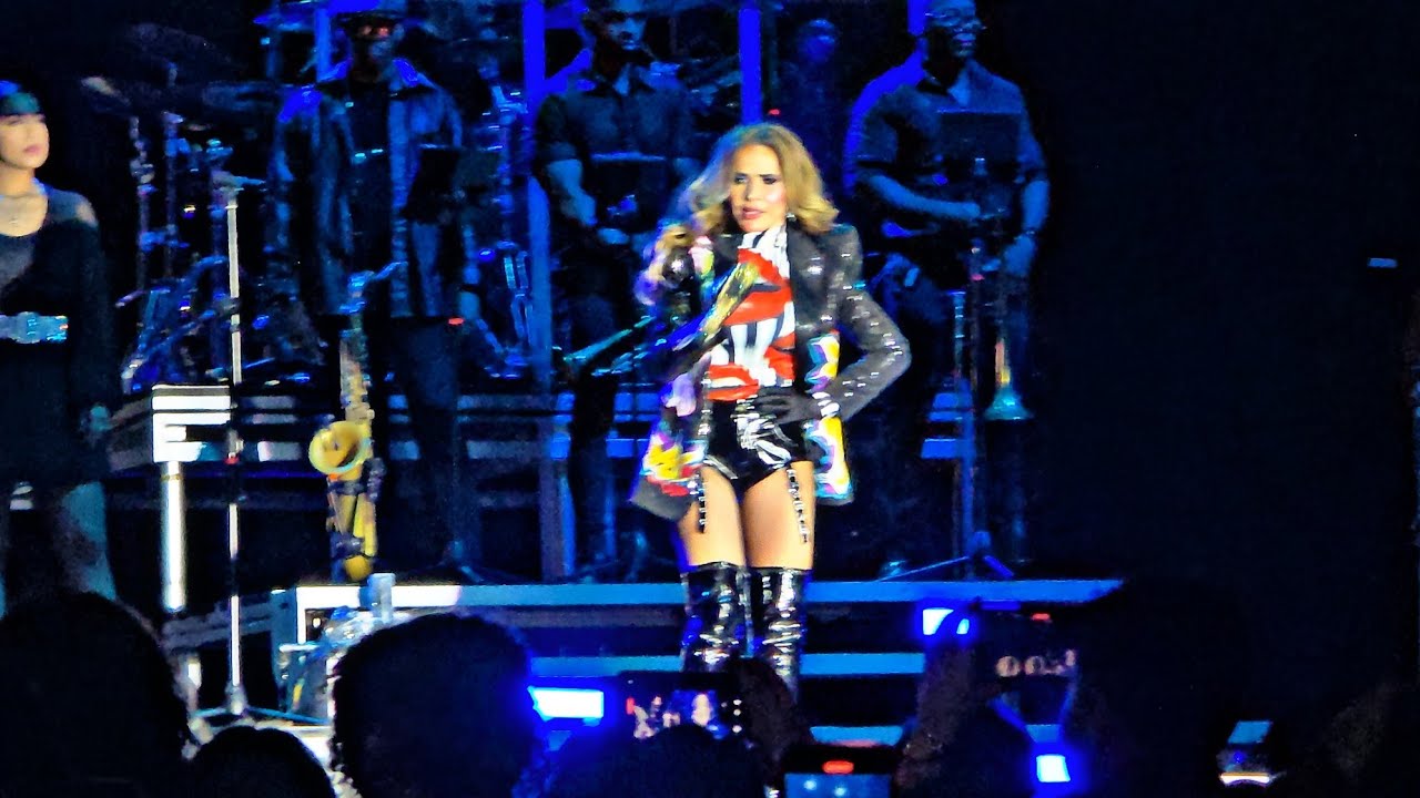 Gloria Trevi aniversario de Uriangato