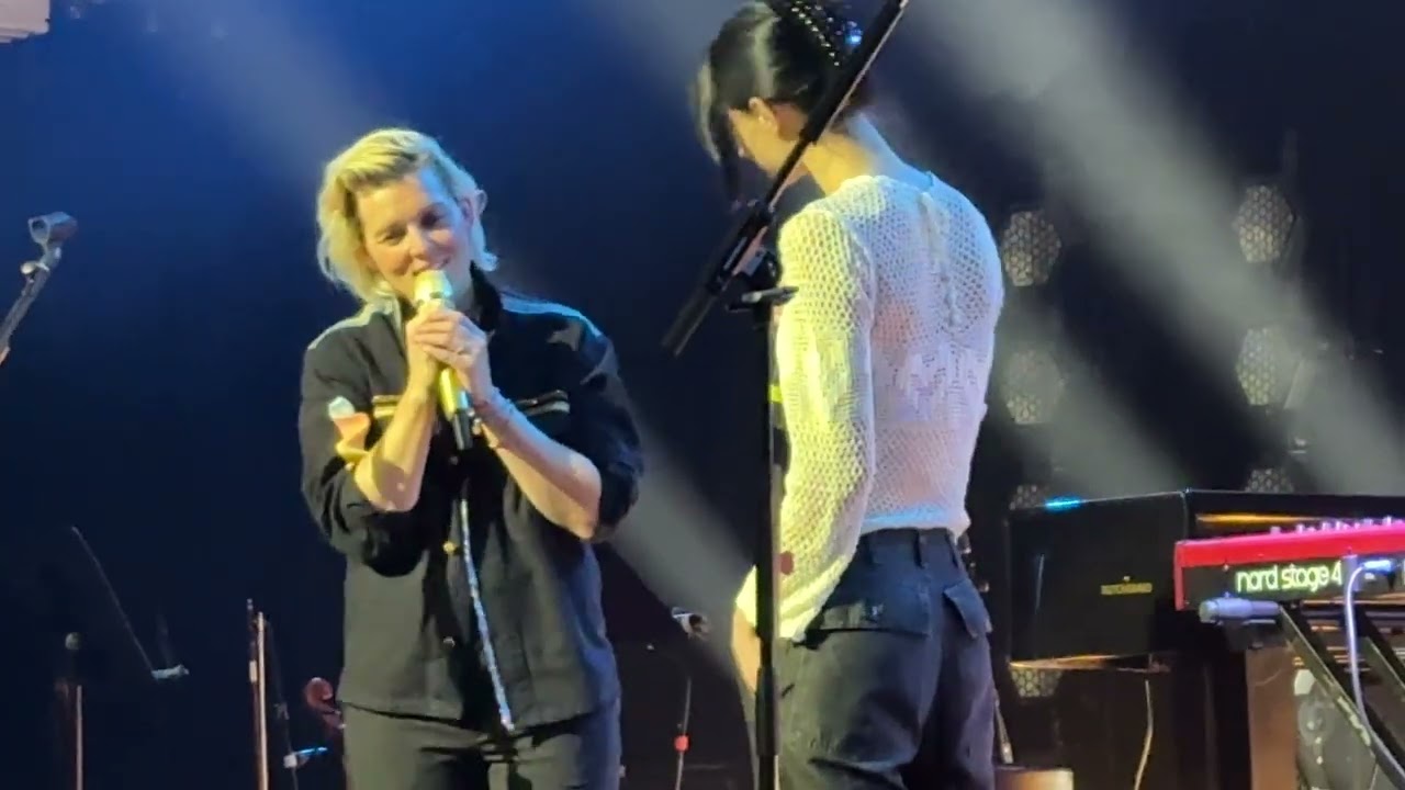 Brandi Carlile & Audrey McGraw Unchained Melody in Paradiso Amsterdam