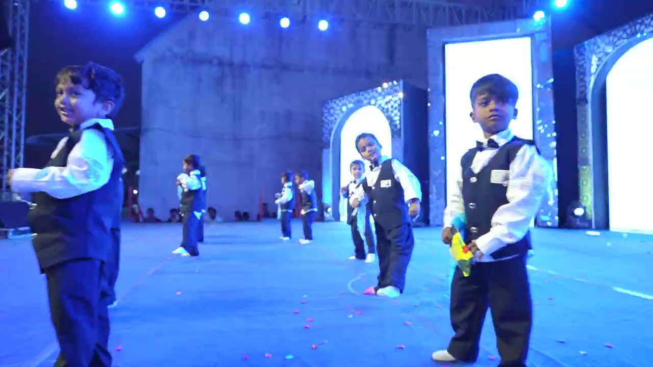001  WORLD DANCE & ULTIMATE KIDS  DANCE PERFORMANCE   LKG