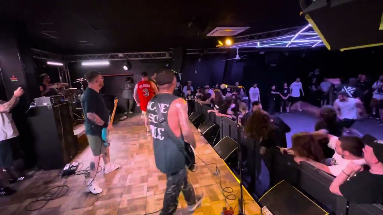 Gridiron 25/8 and No Good at Goodbyes live at legend club Milan Italy 7/4/24