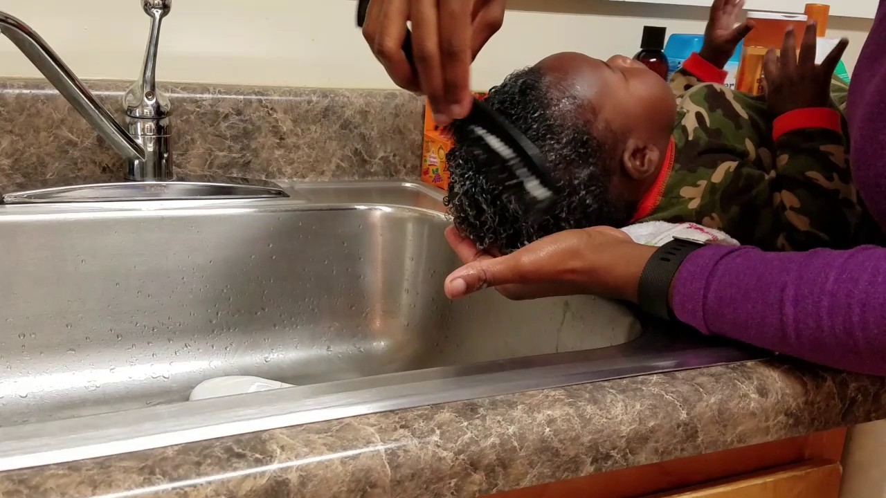 My 4-Month-Old's Wash Day Routine