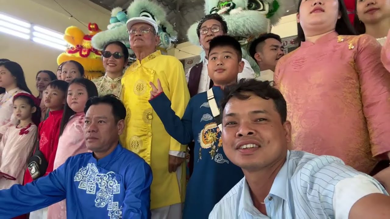 ÚT CHẨU ( Tổng Hợp vlog ) đang phát trực tiếp!