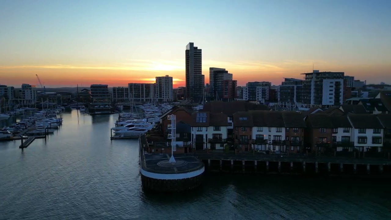 Ocean Village Southampton, GEISTE - I Just Feel Really Empty Inside All The Time, DRONE, 4K