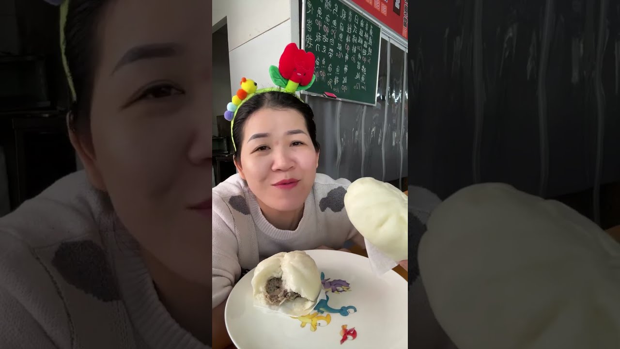 🌹Hồng Quyên ￼ ăn bánh bao hột vịt muối trứng cút đắp thêm ly chè bà Ba 🤭￼