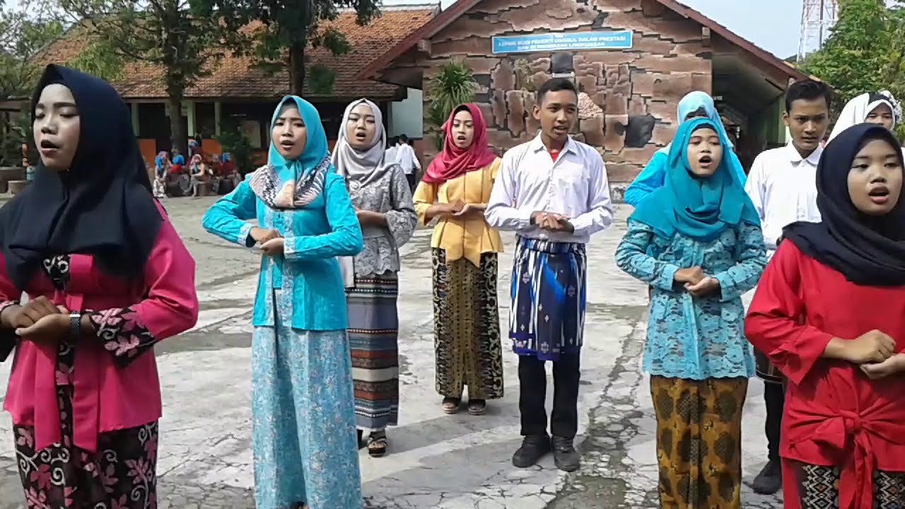 Lomba paduan suara 'Ibu Kita Kartini'-Smp N 1 Godong