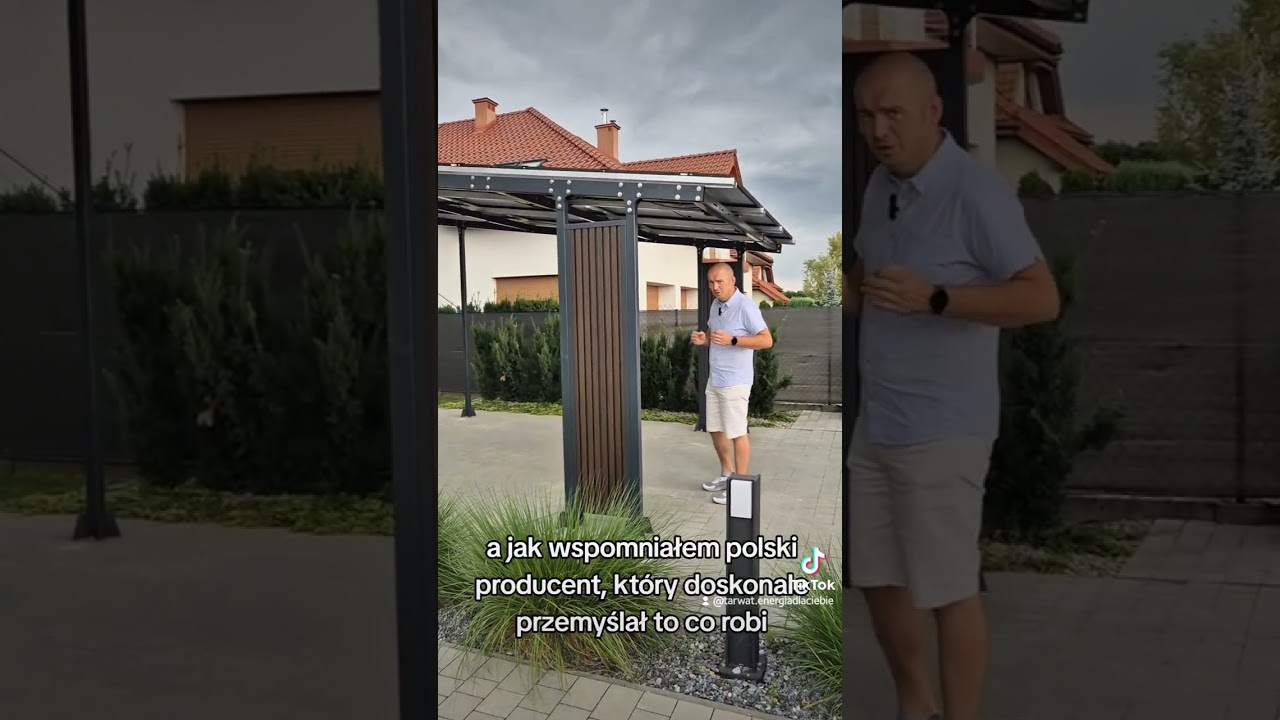 Ładny carport fotowoltaiczny