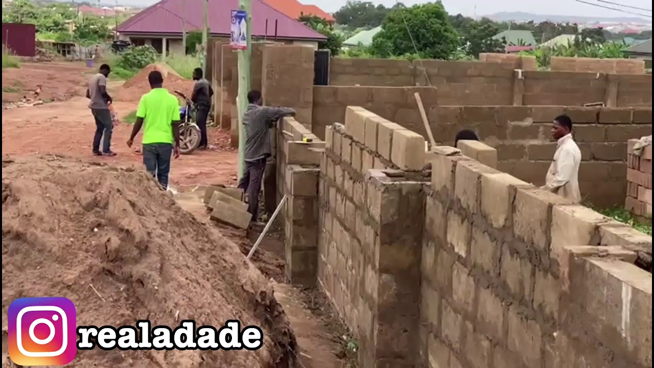 Building in Accra Ghana 🇬🇭 8, fence wall and front gate