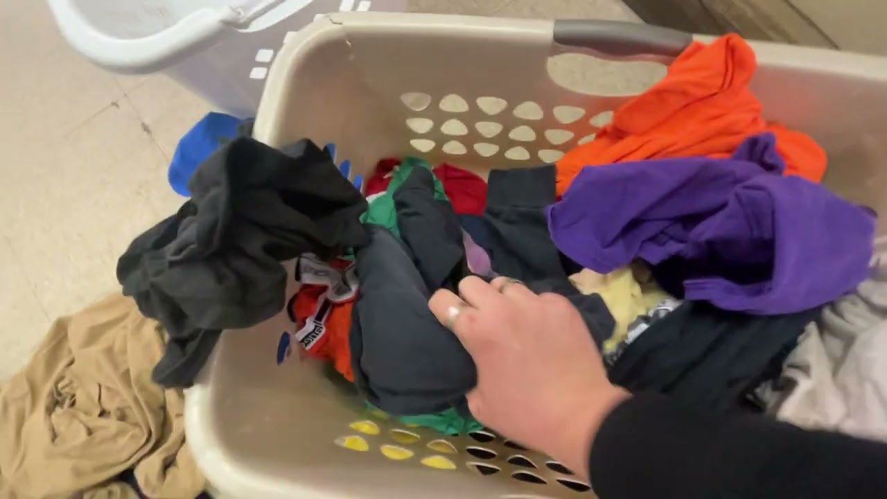 Laundry Day With 5 Washers In Action @ Self Serve Laundromat @ Bridgeville PA