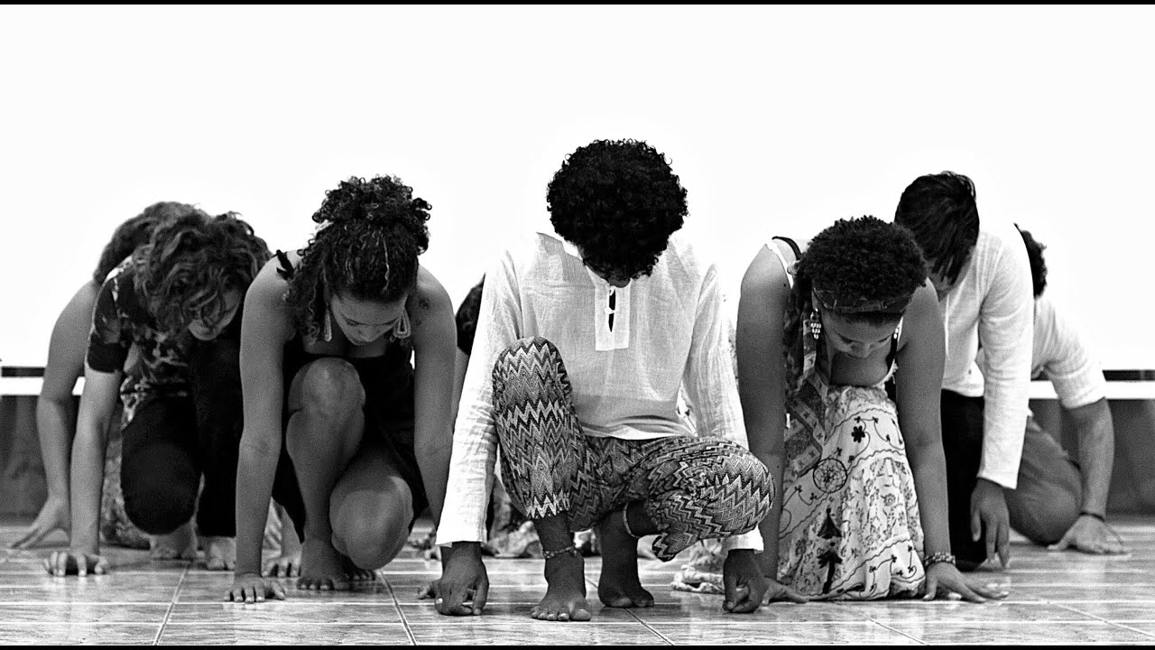 Grupo de Teatro Cabe Na Sacola - NEGRA SOU! (III Mostra Teatro, Escola e Diversidade)