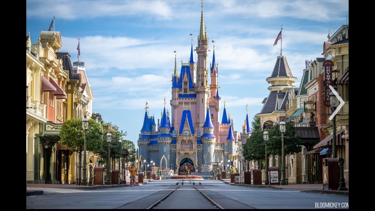 Arleendeckerlivechannel is live! Mega Kingdom fireworks ￼