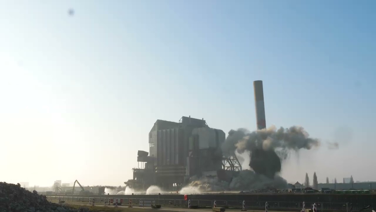 Neerhalen elektrostatische filter en schoorsteen Centrale Gelderland