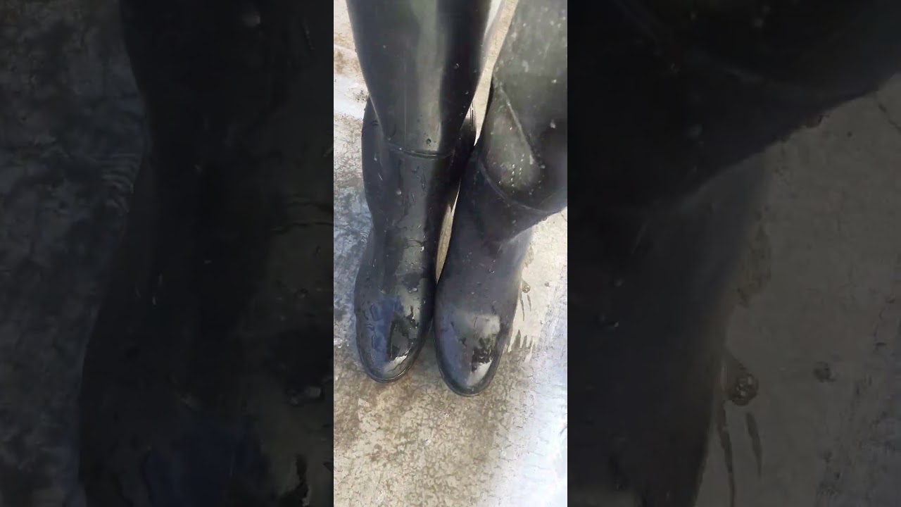 wet PVC rubber high heels boots #boots #heeledboots #rubber #wet #wellingtonboots #satisfying #PVC