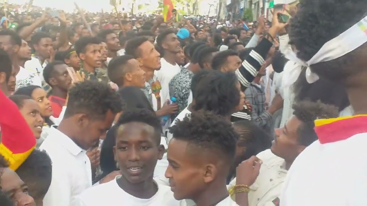 በጎንደር የጥምቀት ለት ከማህሪ ደገፋው ጋር ቀውጢ ጭፈራ ከህዝቡ ጋር