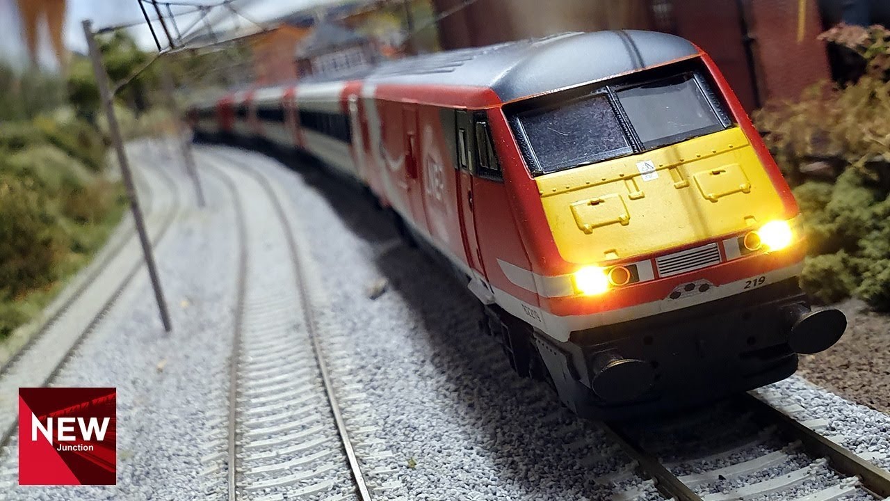 LNER Class 91 Full Set Custom Re-Spray | Under Closer Inspection