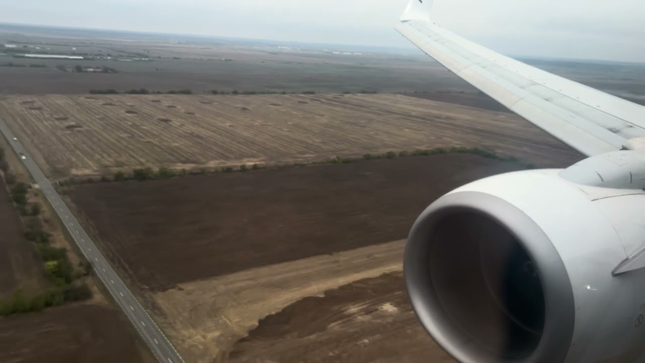Ryanair Boeing 737-800 | Landing in Bucharest LROP