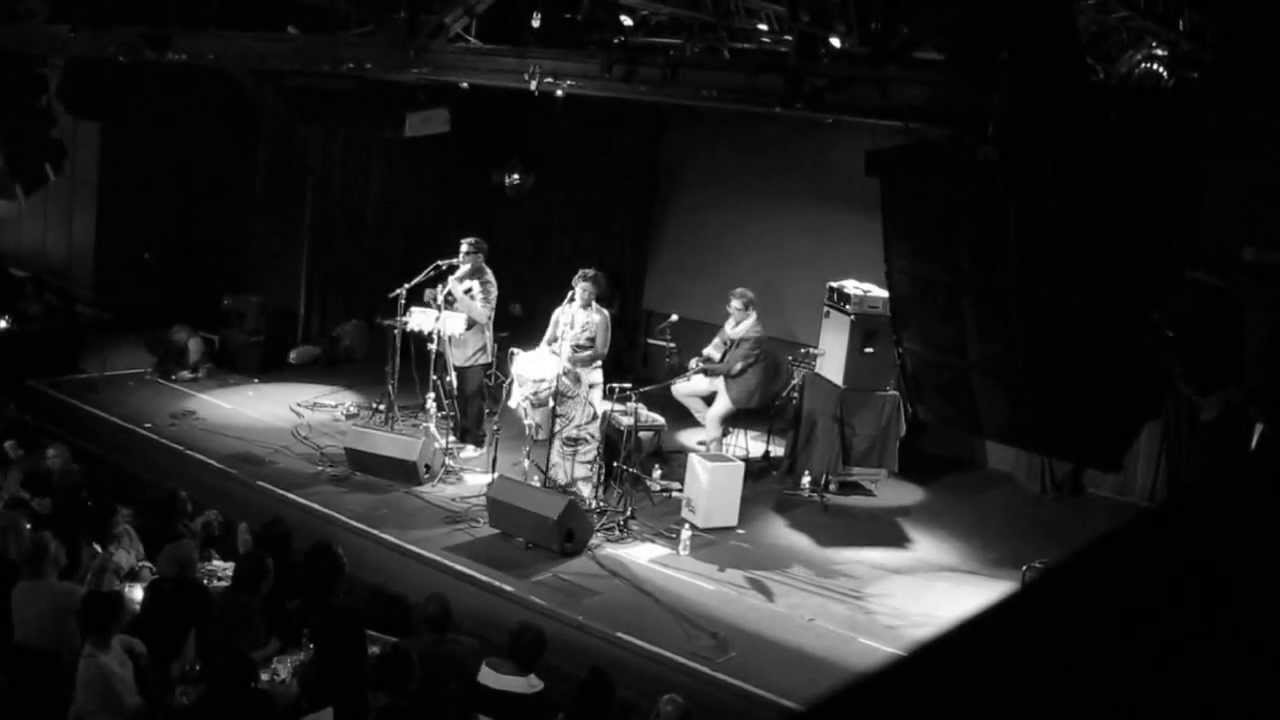 Open Your Eyes - Lizz Wright and Raul Midon at Highline Ballroom