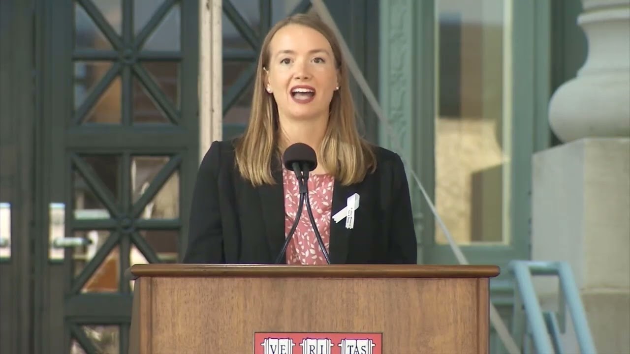 Kristi Jobson accepts the Suzanne L. Richardson Staff Appreciation Award
