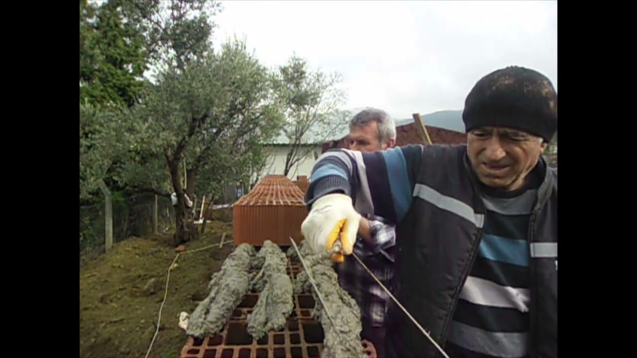 BAHÇE EVİ: TUĞLA DUVAR ÖRME İŞİ