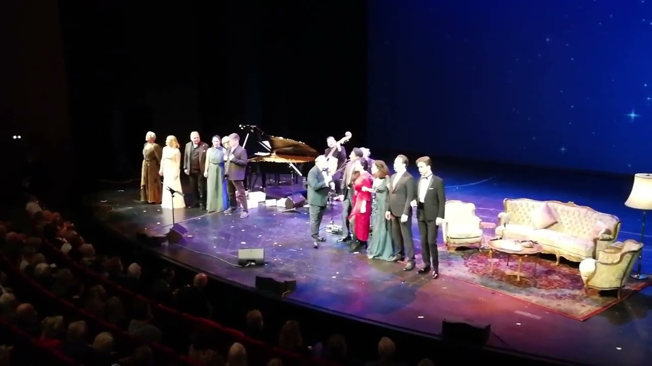 G  P  W&ouml;hler   love is a verb   B&uuml;hne frei   Staatsoper Hamburg 2019