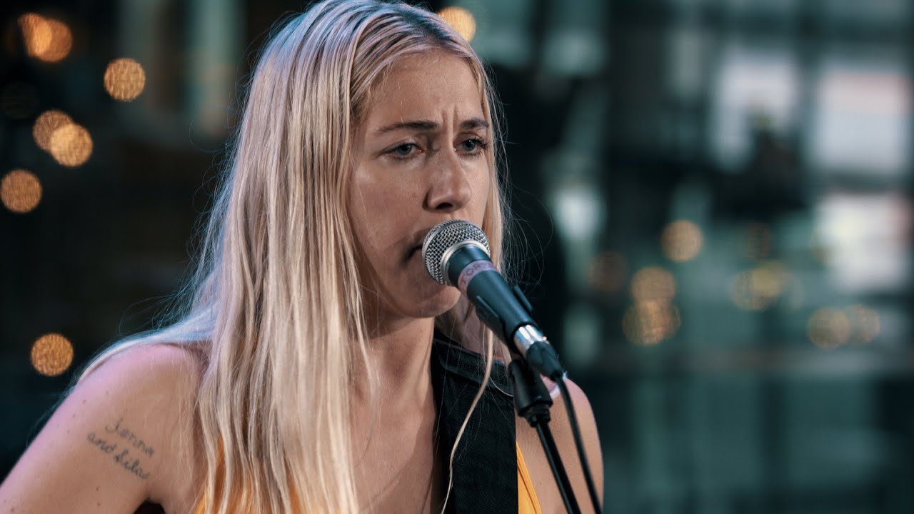 Torres - Don't Go Puttin Wishes In My Head (Live on KEXP)