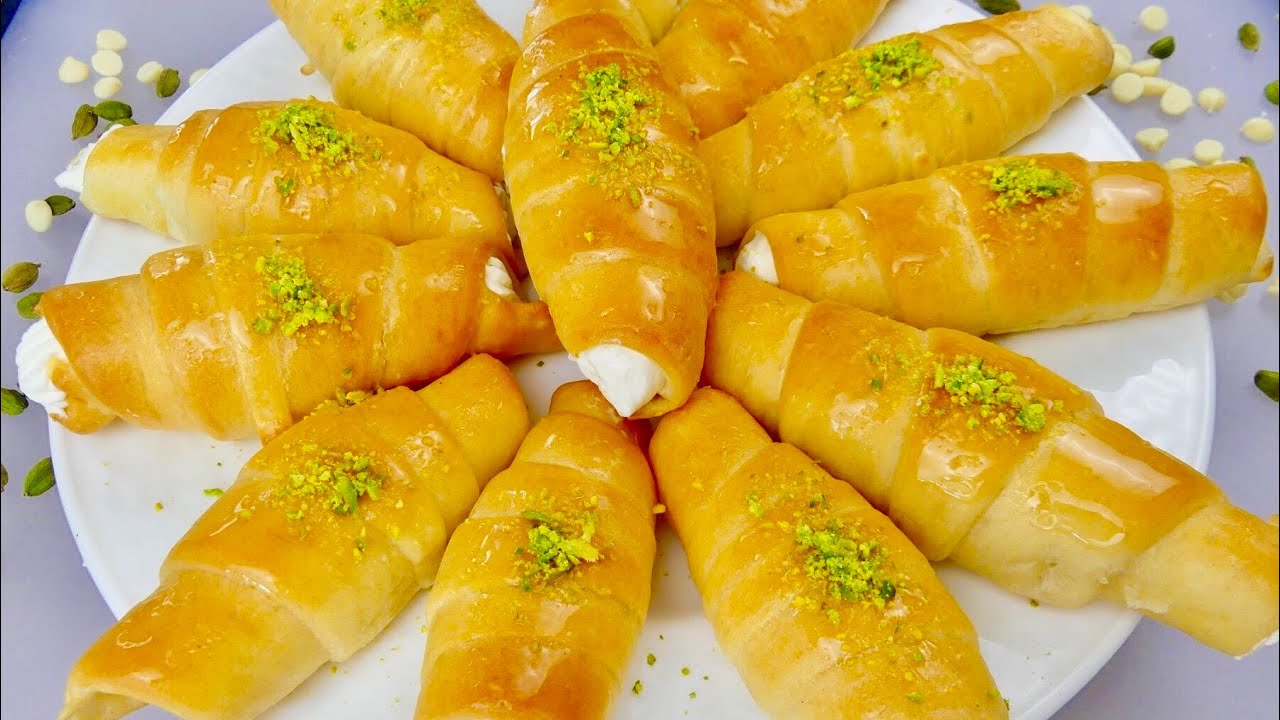 Cream Roll Recipe With New Method کریم رول به طریقه کاملا جدید سهل سریع و آسان Cream Horns