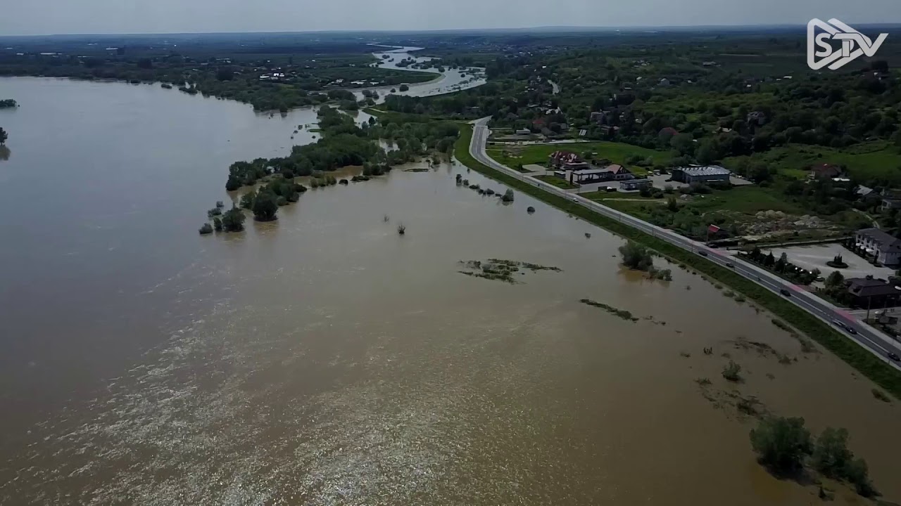 Bulwar Piłsudskiego pod wodą