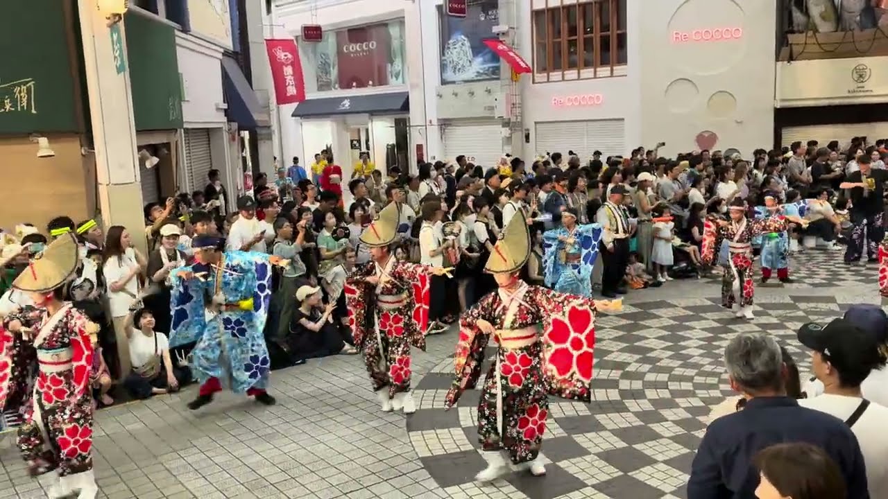 十人十彩『君の笑顔だけは…』／第72回 高知よさこい祭り【全国大会】（2025/08/12）@帯屋町演舞場