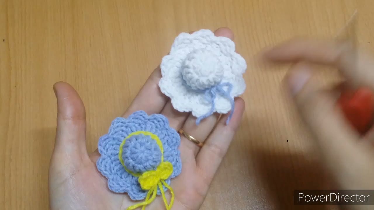 توزيعات كروشيه /ميدالية صغيرة Crochet mini hat