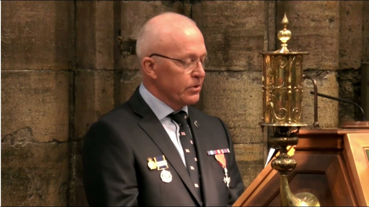 Roger Cohen MBE, Lifeboat Operations Manager recites the RNLI Pledge