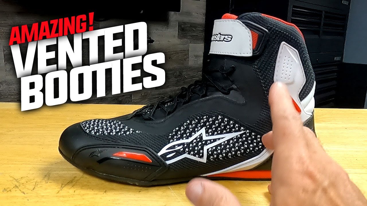 Keep your feet Cool and Comfortable in these motorcycle boots. Alpinestars Faster 3 Rideknit Shoes