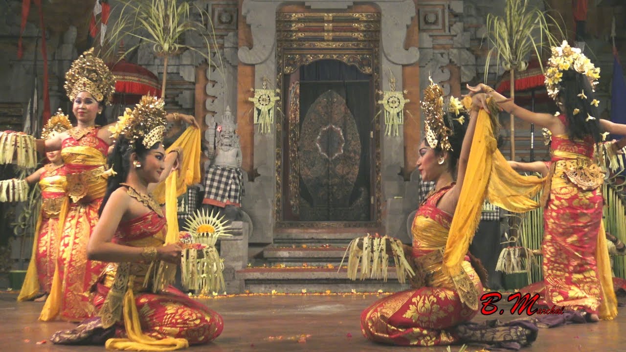 Puspa Mekar in Balerung stage, Peliatan