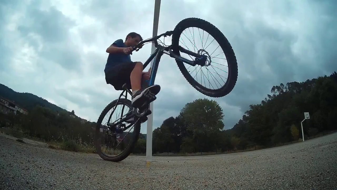 VTT: Compilation Stunt/Wheeling/Cabre autour d'un poteau/Stop-it | loloFyrro