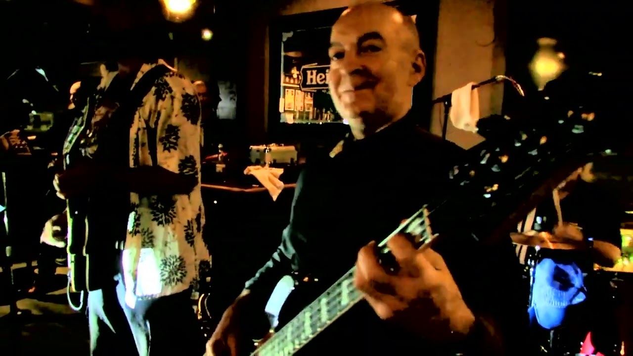 Blurred Vision performs at Ye Olde Squire, Hamilton (Fennell), December 12, 2025