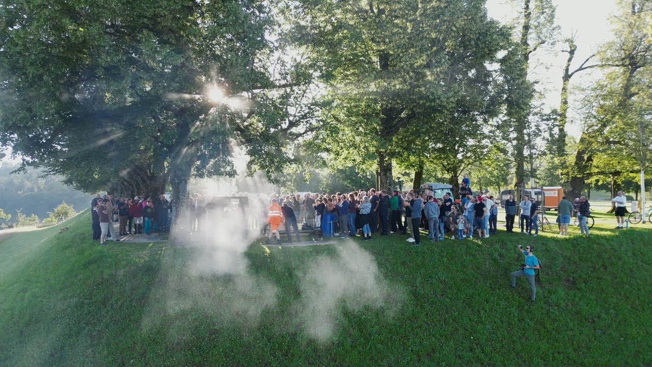 05.07.2024 - Kinderfest Zofingen - Tagwache durch Kanonenschüsse auf dem Heiternplatz.