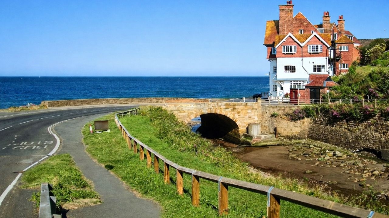Sandsend Village Walk, English Countryside 4K
