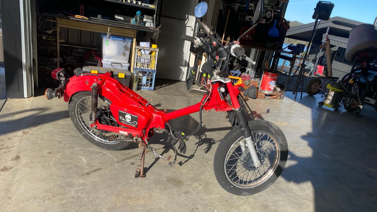 Free Postie Bike! Episode 2. Inspect, clean and let the rebuild begin.