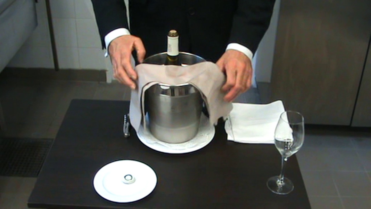 Ouverture bouteille en seau