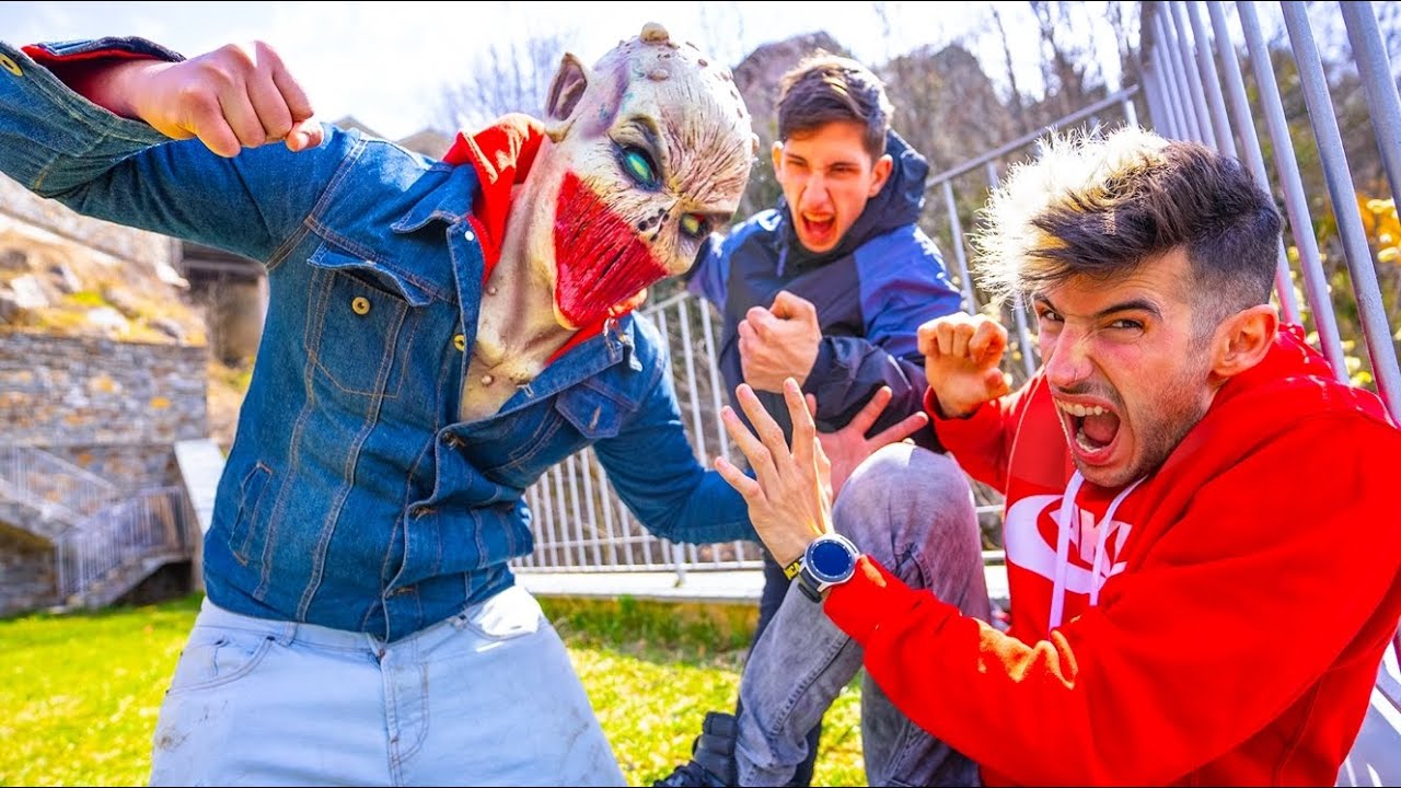 MI HERMANO VIENE POR SORPRESA Y ME SALVA DE EL ZOMBIE !! Makiman