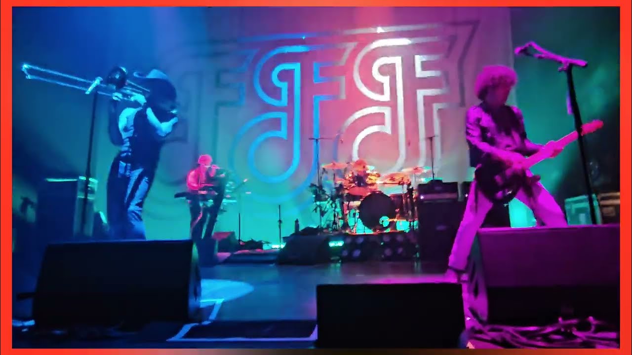 On devient FFFou - F.F.F Transbordeur (Live Lyon) @fffmusique @YarolPoupaudMusic