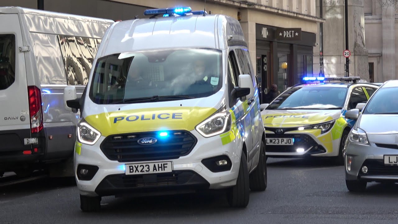 (Bullhorn) URGENT London Police response to a Police Station - Custody PANIC ALARM Activated