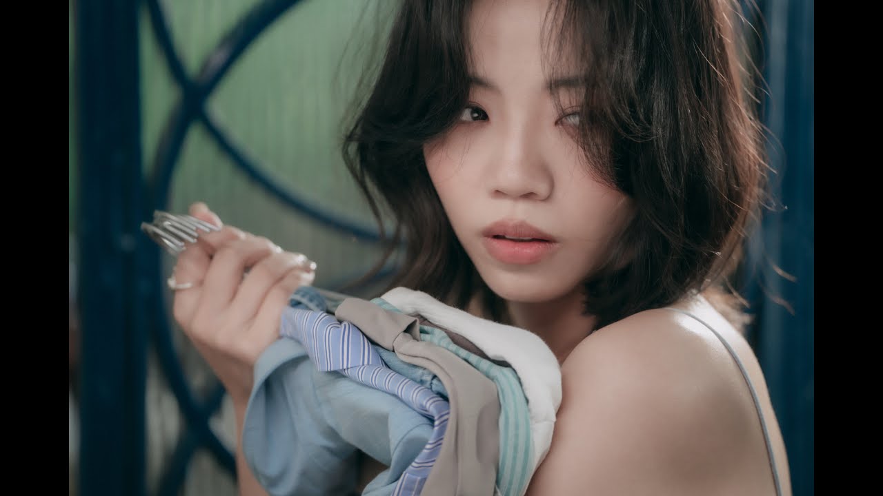 洪佩瑜 Pei-Yu Hung - 完整 The First Grey (Official Music Video)