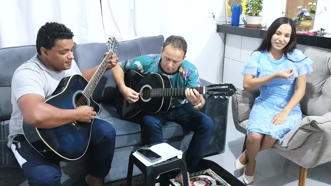 Hino 215 - Em Breve Ao Céu Irei ... Com a Rayssa Fazendo a Interpretação Em Libras , Deus Abençoe