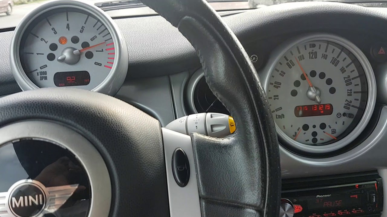 2006 MINI Cooper Cabrio 1.6 Acceleration 0-100Km/h