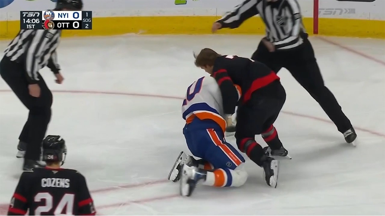 Ridly Greig Drops 🥊 Gloves 🥊 With Brayden Schenn