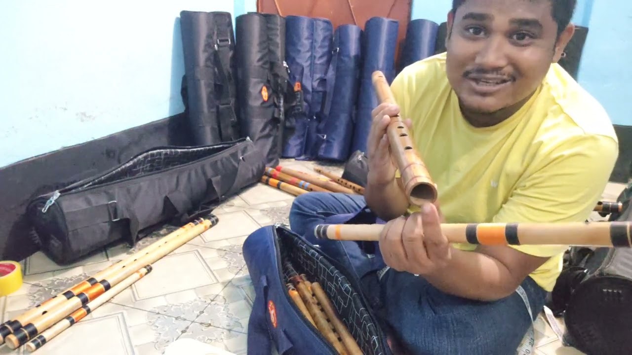 বাঁশির ছোট ব্যাগ ও বড় ব্যাগের  মেজারমেন্ট ও কত গুলা বাঁশি ধরবে।যোগাযোগ  01723-629655