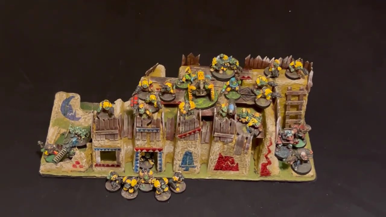 Warhammer 40.000 - Ork Fortress inspired by the old 2nd edition buildings