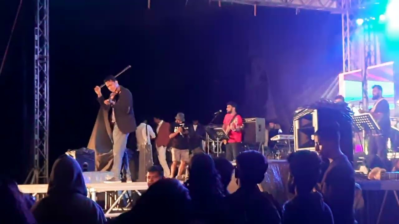 Chinna China Asai Violin Play - Dinesh Subasinghe @ Yugayana Live in Concert Kandy