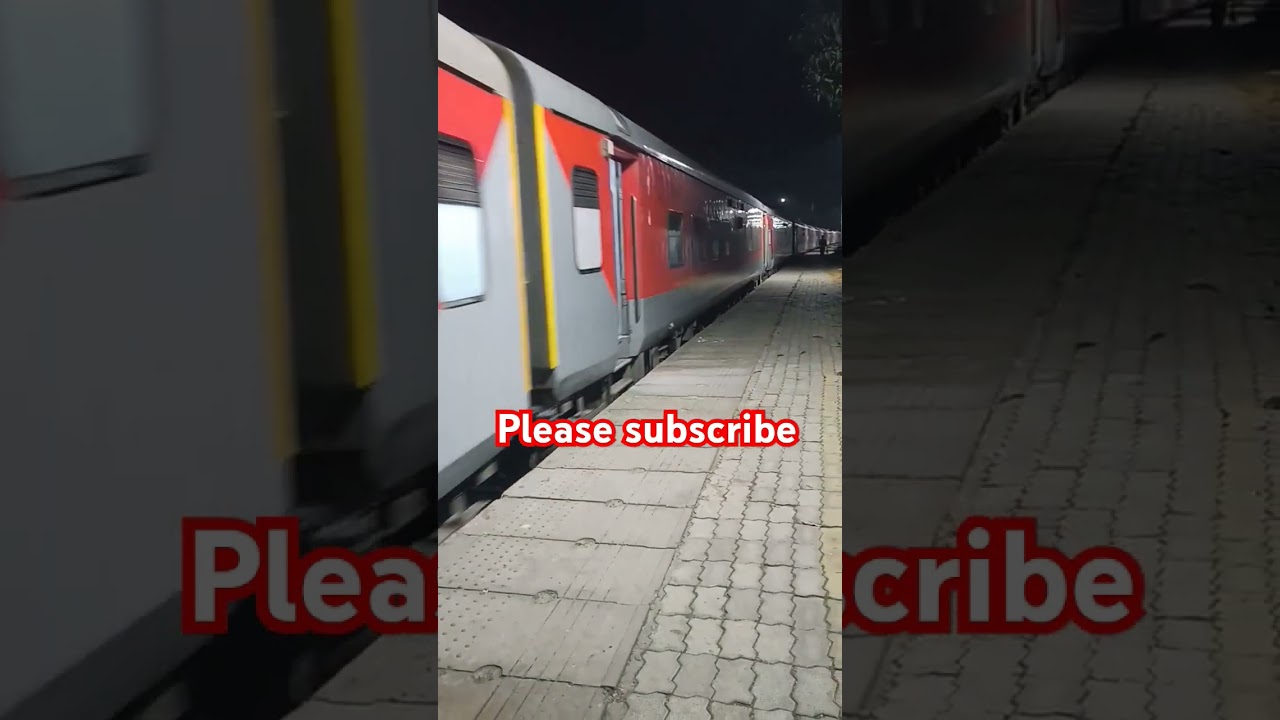 train arrived at Sultanpur junction#indianrailways #railway #railvlogger #traintravel #indianrail#